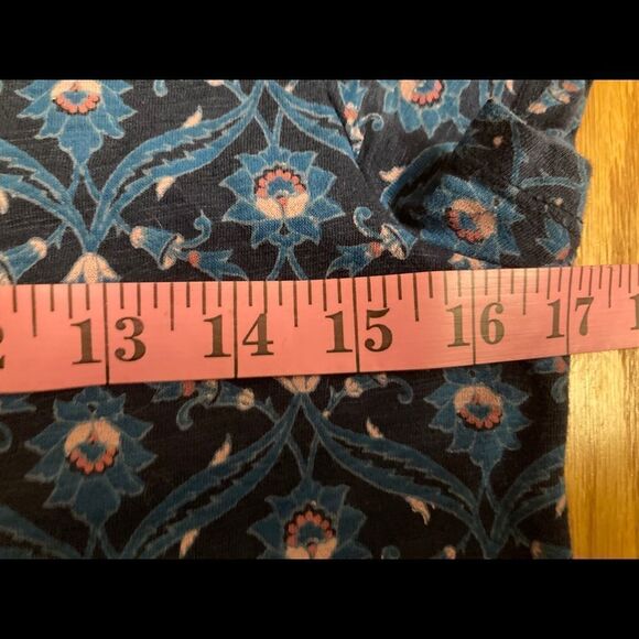 Lucky 🍀 Brand Blue Floral Top - Picture 3 of 5